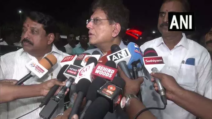 मंत्री पीयूष गोयल ने तिरुचिरापल्ली में कहा: ईंधन की कमी नहीं, हालात पर नज़र रखी जा रही मंत्री पीयूष गोयल ने तिरुचिरापल्ली में कहा: ईंधन की कमी नहीं, हालात पर नज़र रखी जा रही