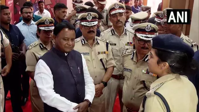 मुख्यमंत्री मोहन चरण माझी ने भारतीय न्याय संहिता पर आधारित प्रदर्शनी का दौरा किया मुख्यमंत्री मोहन चरण माझी ने भारतीय न्याय संहिता पर आधारित प्रदर्शनी का दौरा किया