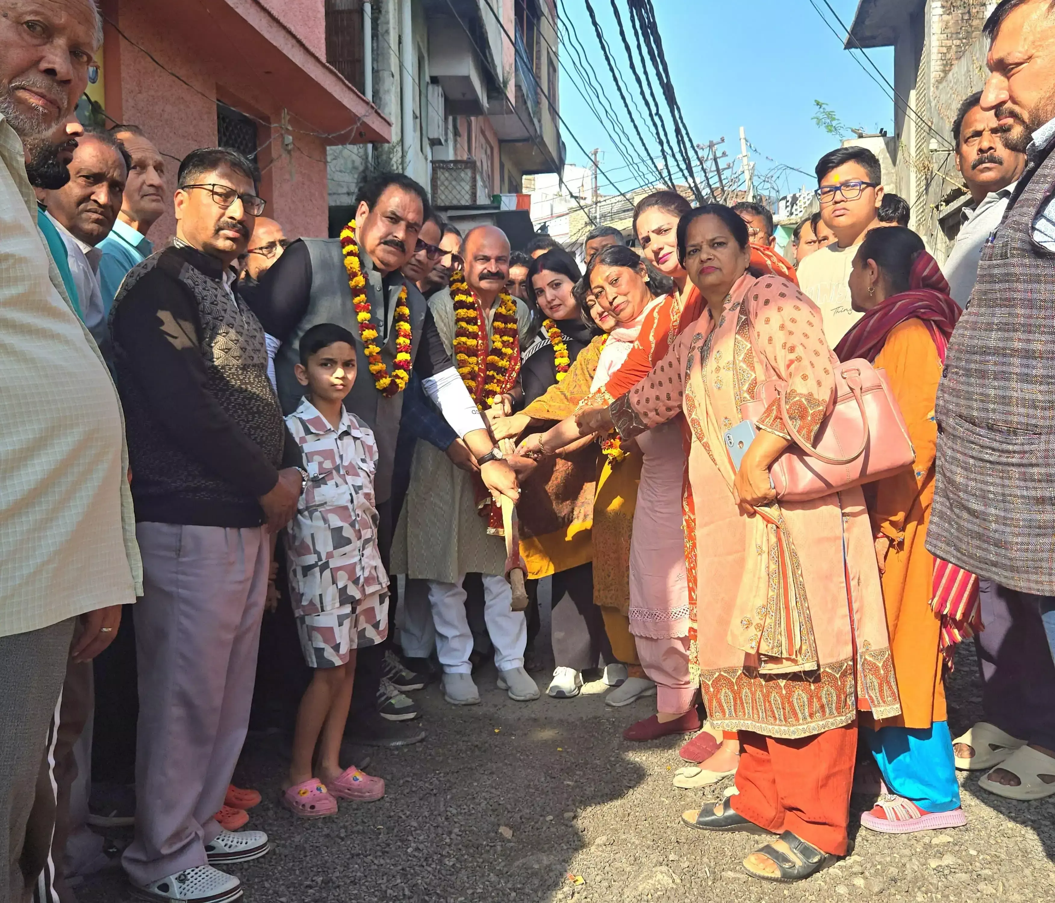 Jammu: रेहाड़ी में विकास गतिविधियों का उद्घाटन Jammu: रेहाड़ी में विकास गतिविधियों का उद्घाटन