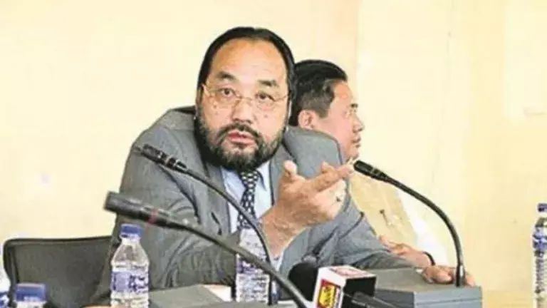 Nagaland के उपमुख्यमंत्री ने दिल्ली में पूर्वोत्तर निवासियों पर हमले की निंदा Nagaland के उपमुख्यमंत्री ने दिल्ली में पूर्वोत्तर निवासियों पर हमले की निंदा