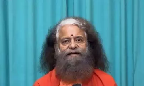 महिलाओं को अधिकार से वंचित करना अन्याय : स्वामी चिदानंद