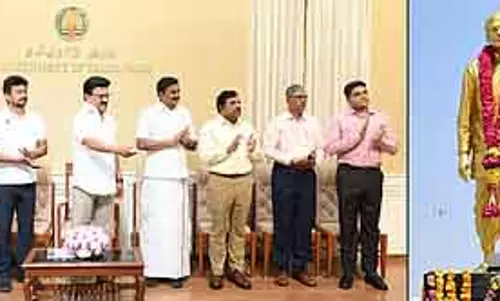 Coimbatore में जी.डी. नायडू की मूर्ति का अनावरण Coimbatore में जी.डी. नायडू की मूर्ति का अनावरण