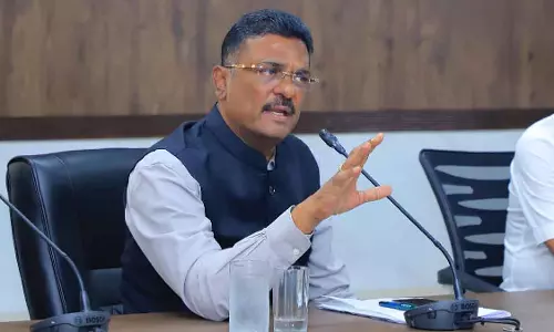 Maharashtra : परिवहन मंत्री ने कहा कि 930 बाइक-टैक्सी के खिलाफ कार्रवाई की गई Maharashtra : परिवहन मंत्री ने कहा कि 930 बाइक-टैक्सी के खिलाफ कार्रवाई की गई
