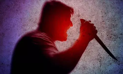 Mumbai : मानखुर्द में चाकू से हमला कर 28 साल के फालूदा बेचने वाले की हत्या, CCTV में घटना कैद Mumbai : मानखुर्द में चाकू से हमला कर 28 साल के फालूदा बेचने वाले की हत्या, CCTV में घटना कैद