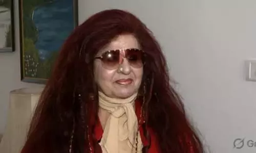 घर पर बैठने के बजाय कामकाजी बनें महिलाएं: शहनाज हुसैन घर पर बैठने के बजाय कामकाजी बनें महिलाएं: शहनाज हुसैन