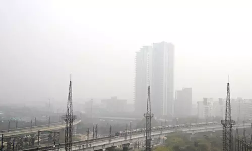 दिल्ली-एनसीआर मौसम से बेहाल: सुबह धुंध, दिन में तपिश और हर तरफ हवा जहरीली दिल्ली-एनसीआर मौसम से बेहाल: सुबह धुंध, दिन में तपिश और हर तरफ हवा जहरीली