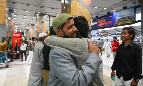 घरेलू एयरलाइंस गल्फ से अधिक उड़ानें चलाएँगी, प्रशासन की निगरानी बढ़ी घरेलू एयरलाइंस गल्फ से अधिक उड़ानें चलाएँगी, प्रशासन की निगरानी बढ़ी