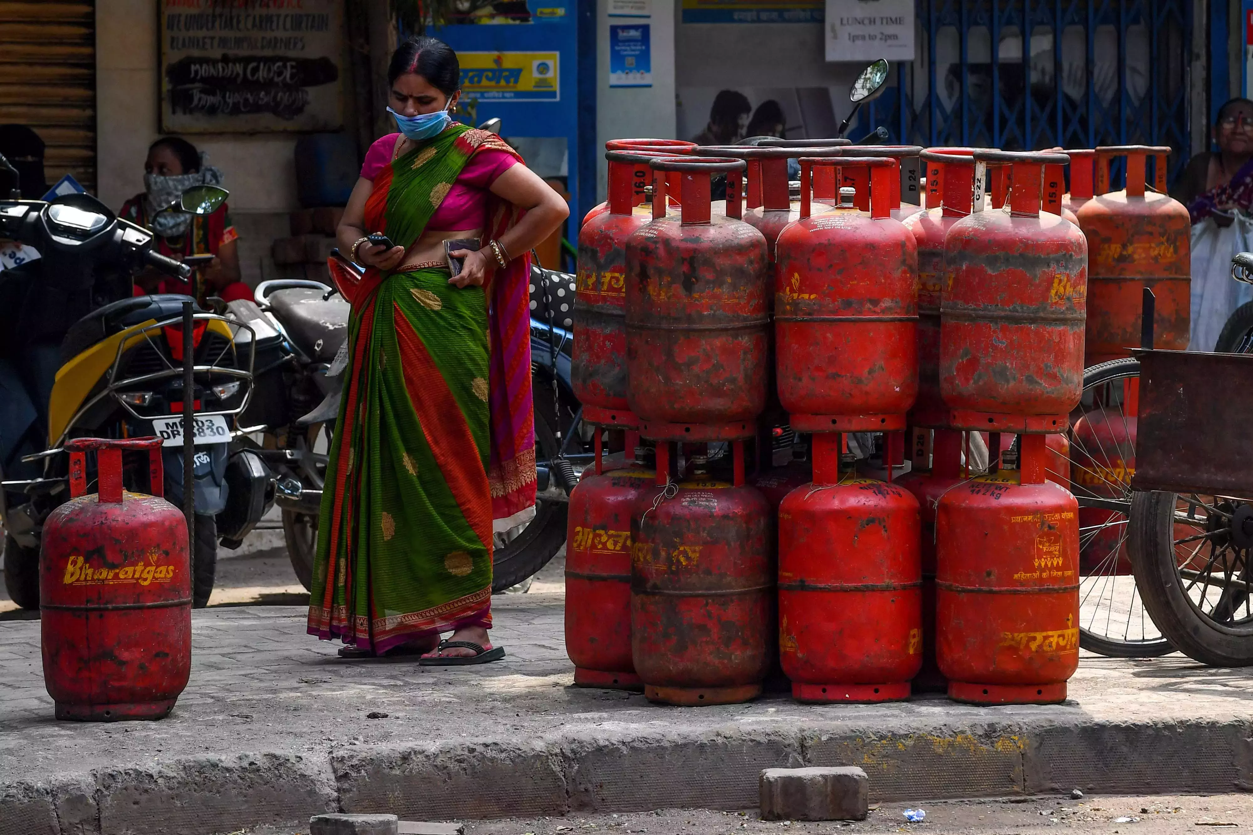 LPG संकट साइबराबाद IT कॉरिडोर में हॉस्टलर्स को चाय, नाश्ता नहीं मिलेगा