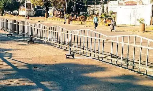 Indore : इंदौर नगर निगम BRTS रेलिंग का दोबारा इस्तेमाल करेगा Indore : इंदौर नगर निगम BRTS रेलिंग का दोबारा इस्तेमाल करेगा
