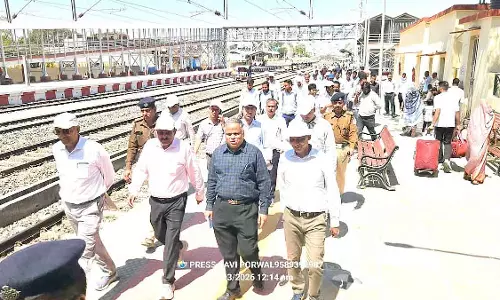 MP : सीआरएस ने मल्हारगढ़-मंदसौर रेल दोहरीकरण खंड का निरीक्षण किया MP : सीआरएस ने मल्हारगढ़-मंदसौर रेल दोहरीकरण खंड का निरीक्षण किया