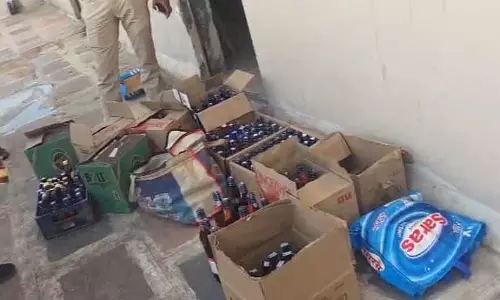 MP : नीमच में अवैध शराब के खिलाफ कार्रवाई, 35 मामलों में 41 गिरफ्तार MP : नीमच में अवैध शराब के खिलाफ कार्रवाई, 35 मामलों में 41 गिरफ्तार