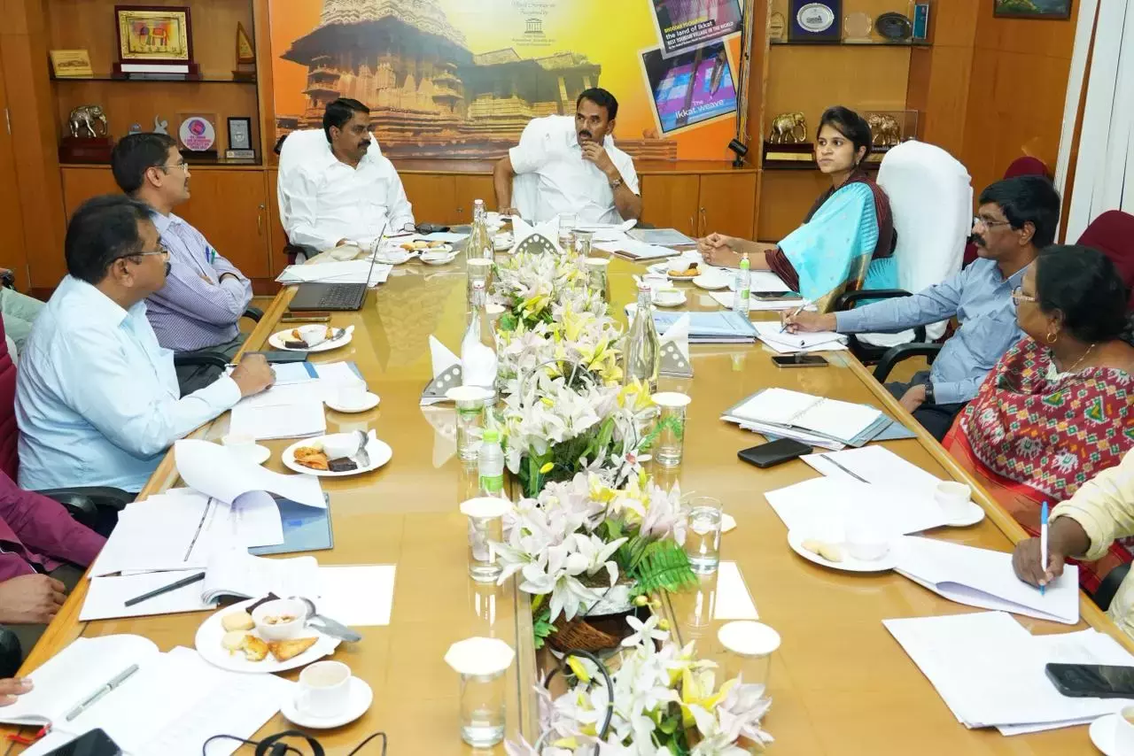 Telangana : मंत्री जुपल्ली ने टूरिस्ट की मदद के लिए साइनबोर्ड लगाने की अपील की