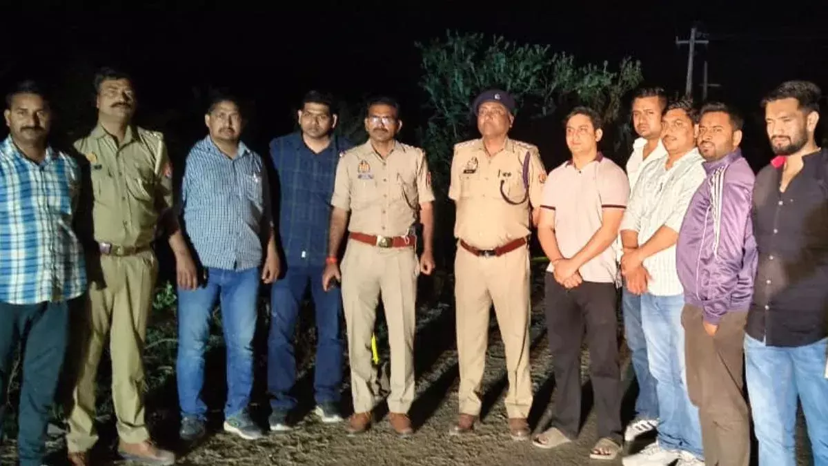 Agra: पुलिस ने लूटकांड का किया पर्दाफाश, तीन गिरफ्तार Agra: पुलिस ने लूटकांड का किया पर्दाफाश, तीन गिरफ्तार