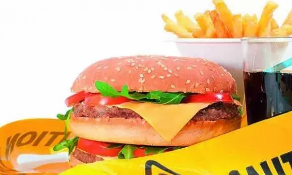 स्टडी में कहा गया है कि अल्ट्रा-प्रोसेस्ड foodsसे पेट का मोटापा बढ़ता है