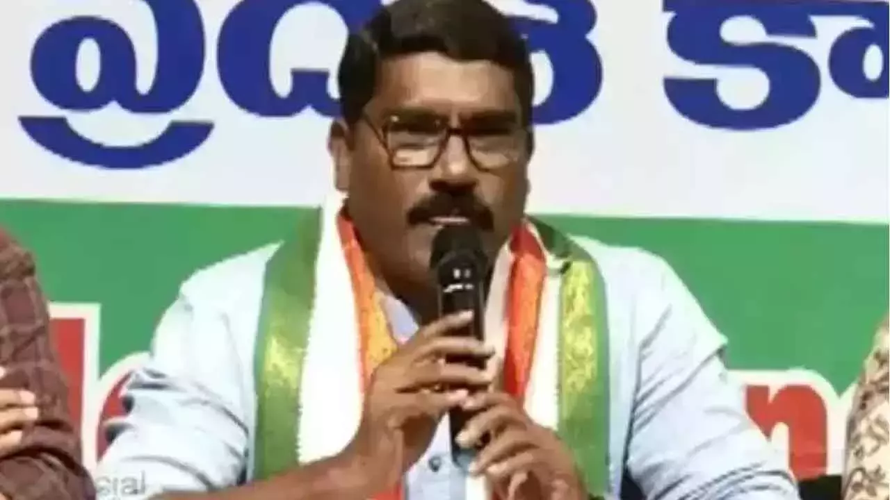 Telangana: संपत कुमार ने बीआरएस सरकार में बंधु राजनीति का आरोप लगाया Telangana: संपत कुमार ने बीआरएस सरकार में बंधु राजनीति का आरोप लगाया