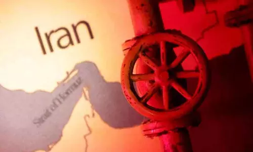 ग्लोबल एनर्जी संकट के बीच Iran ने तेल इंफ्रास्ट्रक्चर पर दबाव बनाए रखा