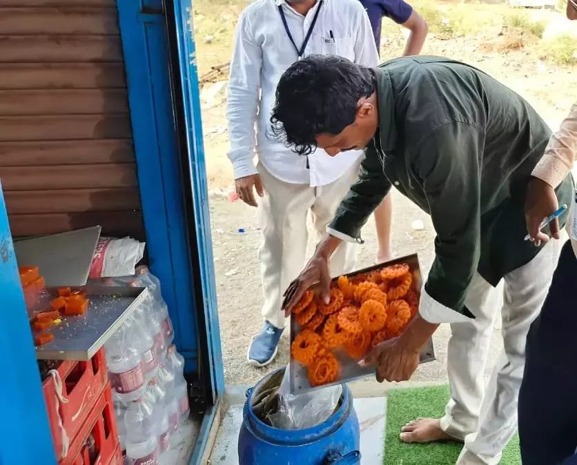 Telangana में फ़ूड सेफ़्टी विंग ने 140 जगहों का इंस्पेक्शन किया