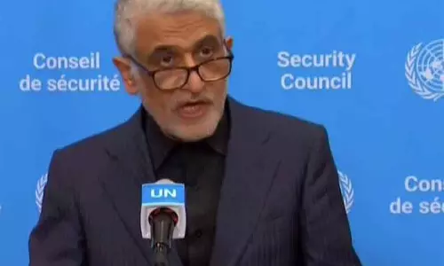 Iran के दूत ने US-Israel पर फ्यूल स्टोरेज हमले और सिविलियन इंफ्रास्ट्रक्चर को टारगेट करने का आरोप लगाया Iran के दूत ने US-Israel पर फ्यूल स्टोरेज हमले और सिविलियन इंफ्रास्ट्रक्चर को टारगेट करने का आरोप लगाया