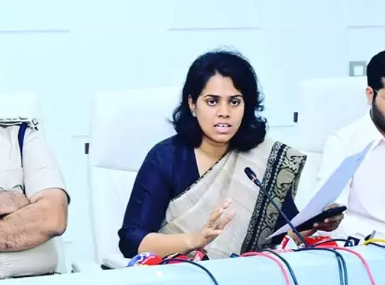 Andhra : अस्पताल में डांस करने पर दो हेड नर्स सस्पेंड