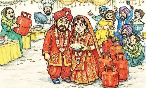 LPG की कमी से पंजाब में 10,000 शादियों पर खतरा, पैनिक बाइंग शुरू LPG की कमी से पंजाब में 10,000 शादियों पर खतरा, पैनिक बाइंग शुरू