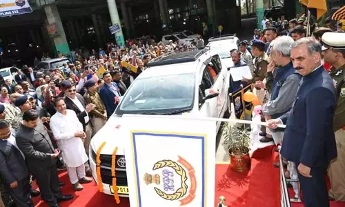 Himachal CM ने शिमला के टूटीकंडी से प्री-पेड टैक्सी सेवा शुरू की Himachal CM ने शिमला के टूटीकंडी से प्री-पेड टैक्सी सेवा शुरू की