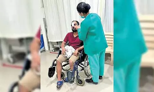 Delivery लोकेशन का मामला हिंसक हुआ; ब्लिंकिट एजेंट ने कस्टमर पर हमला किया, नाक तोड़ी Delivery लोकेशन का मामला हिंसक हुआ; ब्लिंकिट एजेंट ने कस्टमर पर हमला किया, नाक तोड़ी