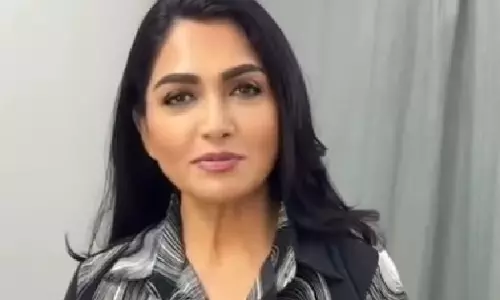 Khushboo Sundar ने वर्ल्ड कप ट्रॉफी को भारत की जीत बताया Khushboo Sundar ने वर्ल्ड कप ट्रॉफी को भारत की जीत बताया