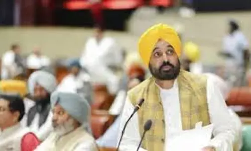 Chandigarh: मेंटल हेल्थ के लिए कदम, पंजाब में बच्चों के मोबाइल उपयोग पर बैन प्रस्तावित Chandigarh: मेंटल हेल्थ के लिए कदम, पंजाब में बच्चों के मोबाइल उपयोग पर बैन प्रस्तावित