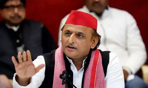 Lucknow: विदेश नीति को लेकर अखिलेश यादव का भाजपा पर हमला Lucknow: विदेश नीति को लेकर अखिलेश यादव का भाजपा पर हमला