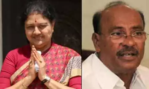 शशिकला ने PMK संस्थापक रामदास से मुलाकात की, संभावित चुनावी गठबंधन की चर्चा शुरू हुई