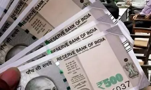 शिक्षक और महिला टीचर के वेतन कटौती के निर्देश