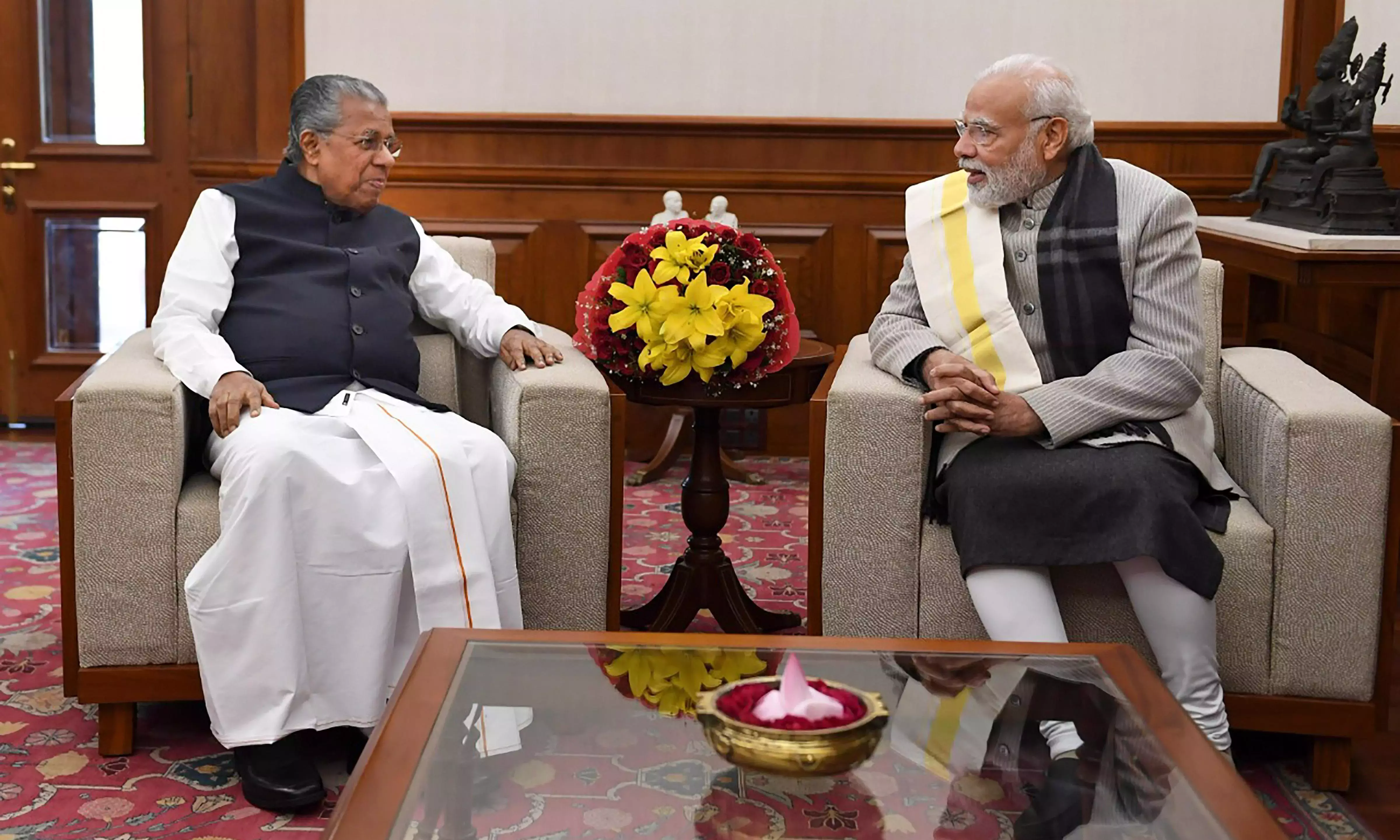 केरल के CM और मंत्रियों ने PWD मंत्री को शामिल न करने पर PM के कार्यक्रम का बहिष्कार किया केरल के CM और मंत्रियों ने PWD मंत्री को शामिल न करने पर PM के कार्यक्रम का बहिष्कार किया