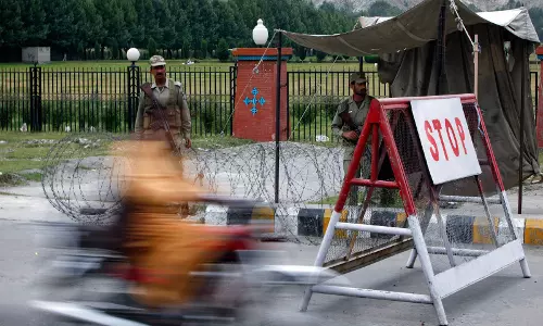 लंबे समय तक कर्फ्यू से बलूचिस्तान के ज़ेहरी में आम लोगों की मुश्किलें सामने आईं