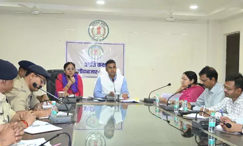 मादक पदार्थो के निर्माण और बिक्री पर कड़ी निगरानी सहित यातायात नियमों के अनुपालन पर जोर मादक पदार्थो के निर्माण और बिक्री पर कड़ी निगरानी सहित यातायात नियमों के अनुपालन पर जोर