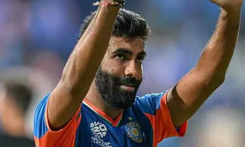 Jasprit Bumrah ने मुझसे स्लो बॉलिंग सीखी: पाकिस्तानी मूल के पेसर का विवादित बयान Jasprit Bumrah ने मुझसे स्लो बॉलिंग सीखी: पाकिस्तानी मूल के पेसर का विवादित बयान