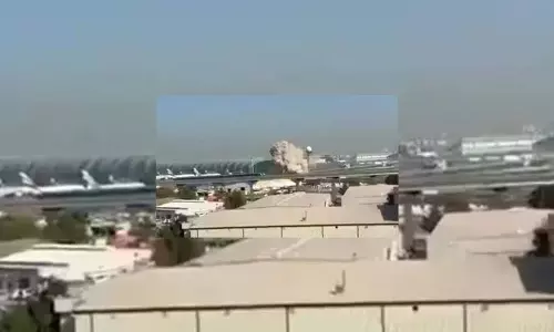 Dubai इंटरनेशनल एयरपोर्ट के पास ईरानी ड्रोन हमले में भारतीय समेत 4 लोग घायल Dubai इंटरनेशनल एयरपोर्ट के पास ईरानी ड्रोन हमले में भारतीय समेत 4 लोग घायल