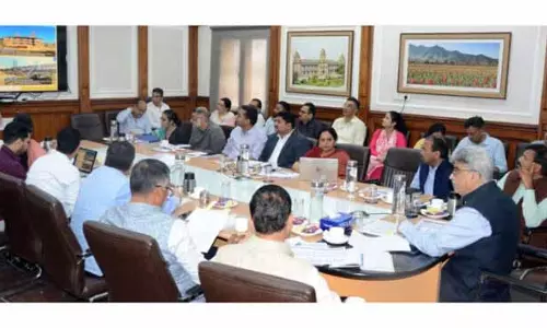 Chief Secretary ने प्रवासी पुनर्वास उपायों का जायजा लिया, शिकायत निवारण तंत्र में सुधार पर जोर दिया Chief Secretary ने प्रवासी पुनर्वास उपायों का जायजा लिया, शिकायत निवारण तंत्र में सुधार पर जोर दिया