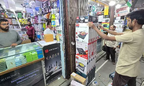 LPG सप्लाई की चिंताओं के बीच पुणे में इंडक्शन कुकटॉप की बिक्री में उछाल LPG सप्लाई की चिंताओं के बीच पुणे में इंडक्शन कुकटॉप की बिक्री में उछाल