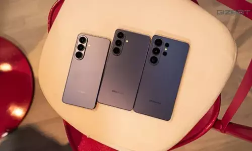 Samsung Galaxy S26 सीरीज की भारत में शुरू हुई बिक्री, जानें फीचर्स Samsung Galaxy S26 सीरीज की भारत में शुरू हुई बिक्री, जानें फीचर्स