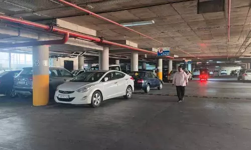 Chandigarh में कारों के लिए सालाना पार्किंग पास 4,200 रुपये का Chandigarh में कारों के लिए सालाना पार्किंग पास 4,200 रुपये का