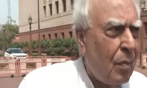 Kapil Sibal ने LPG नीति पर केंद्र की आलोचना की