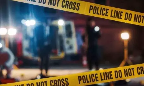 आदमी ने अपनी Girlfriend की बेरहमी से हत्या की, लाश के पास रात बिताई आदमी ने अपनी Girlfriend की बेरहमी से हत्या की, लाश के पास रात बिताई