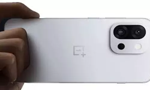 OnePlus 15T में होगा कॉम्पैक्ट डिजाइन, 6.32 इंच फ्लैट डिस्प्ले