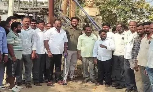 Gottiparthi में महात्मा ज्योतिराव फुले की मूर्ति की स्थापना Gottiparthi में महात्मा ज्योतिराव फुले की मूर्ति की स्थापना