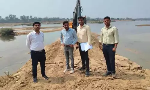 अवैध रेत उत्खनन पर बड़ी कार्रवाई, 1 चैन माउंटेन और 2 ट्रैक्टर जब्त अवैध रेत उत्खनन पर बड़ी कार्रवाई, 1 चैन माउंटेन और 2 ट्रैक्टर जब्त