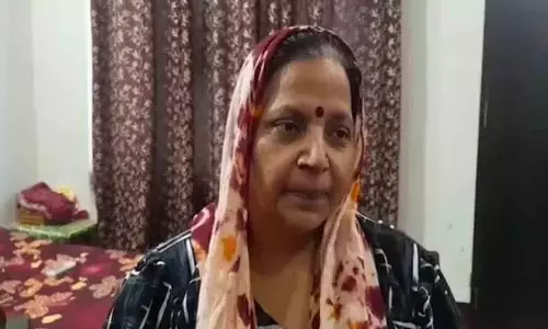 Brain dead घोषित महिला, एम्बुलेंस खाई में गिरने के बाद बच गई Brain dead घोषित महिला, एम्बुलेंस खाई में गिरने के बाद बच गई
