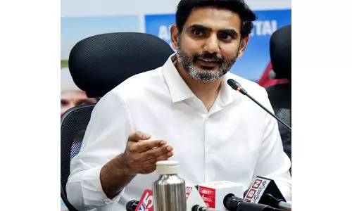 आंध्र प्रदेश: मंत्री नारा लोकेश ने YSRCP प्रमुख पर विकास में बाधा डालने का आरोप लगाया आंध्र प्रदेश: मंत्री नारा लोकेश ने YSRCP प्रमुख पर विकास में बाधा डालने का आरोप लगाया