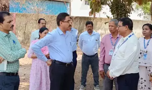 पीएमश्री स्कूल चकरभाठा में सीपेज का मामला, संभागायुक्त ने दी मरम्मत और आधुनिक सुविधाओं के निर्देश पीएमश्री स्कूल चकरभाठा में सीपेज का मामला, संभागायुक्त ने दी मरम्मत और आधुनिक सुविधाओं के निर्देश