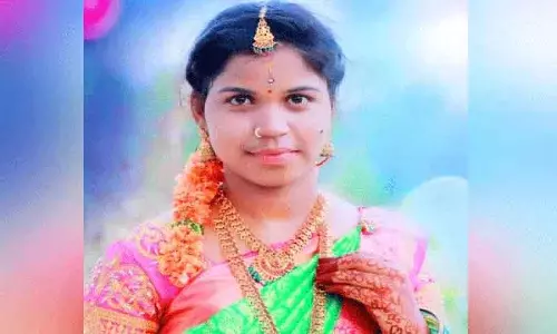 Narsingi गांव में युवती ने फांसी लगाकर आत्महत्या की Narsingi गांव में युवती ने फांसी लगाकर आत्महत्या की