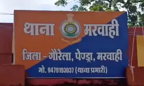 महिला से मारपीट और गाली-गलौज, पति को भी धमकी, पुलिस जांच में जुटी महिला से मारपीट और गाली-गलौज, पति को भी धमकी, पुलिस जांच में जुटी